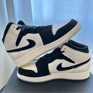 Air Jordan 1 Mid Diamond Shorts size 6 Youth